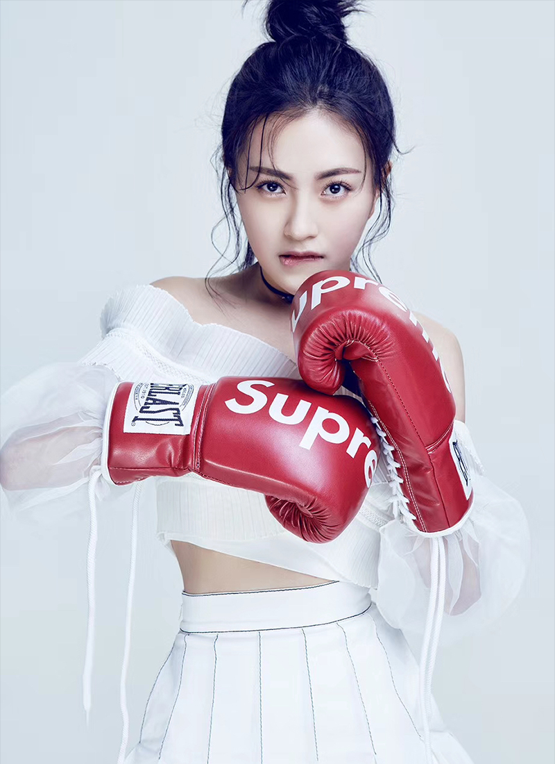 包文婧竖版海报 3